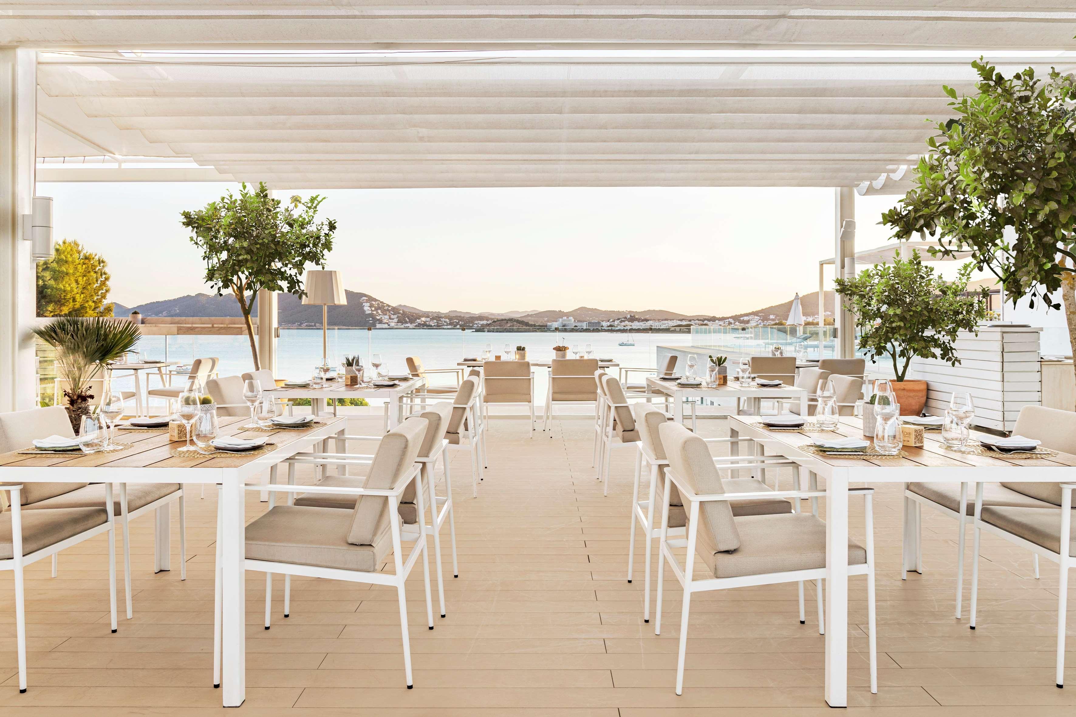Me Ibiza - The Leading Hotels Of The World Santa Eularia des Riu Dış mekan fotoğraf