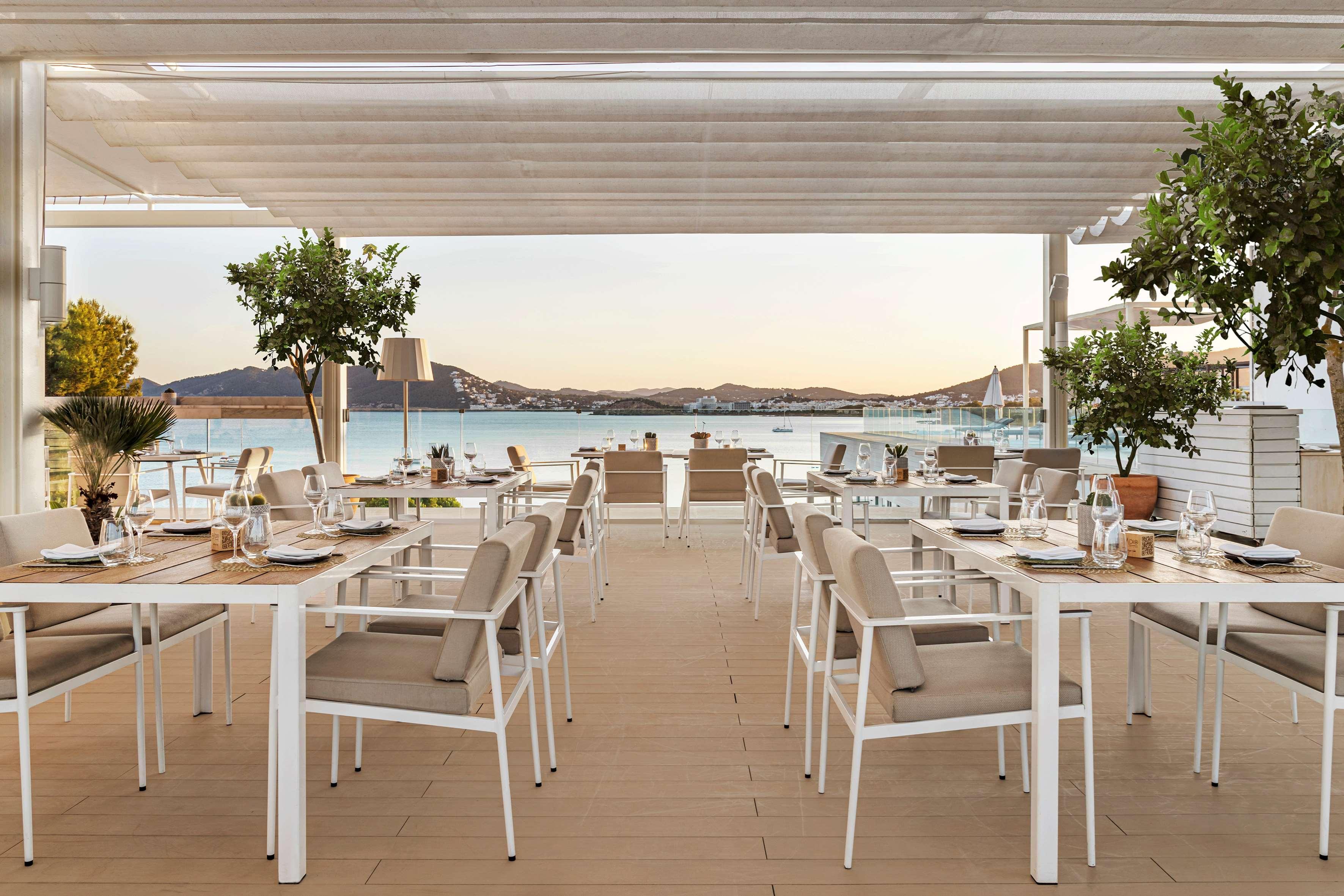 Me Ibiza - The Leading Hotels Of The World Santa Eularia des Riu Dış mekan fotoğraf