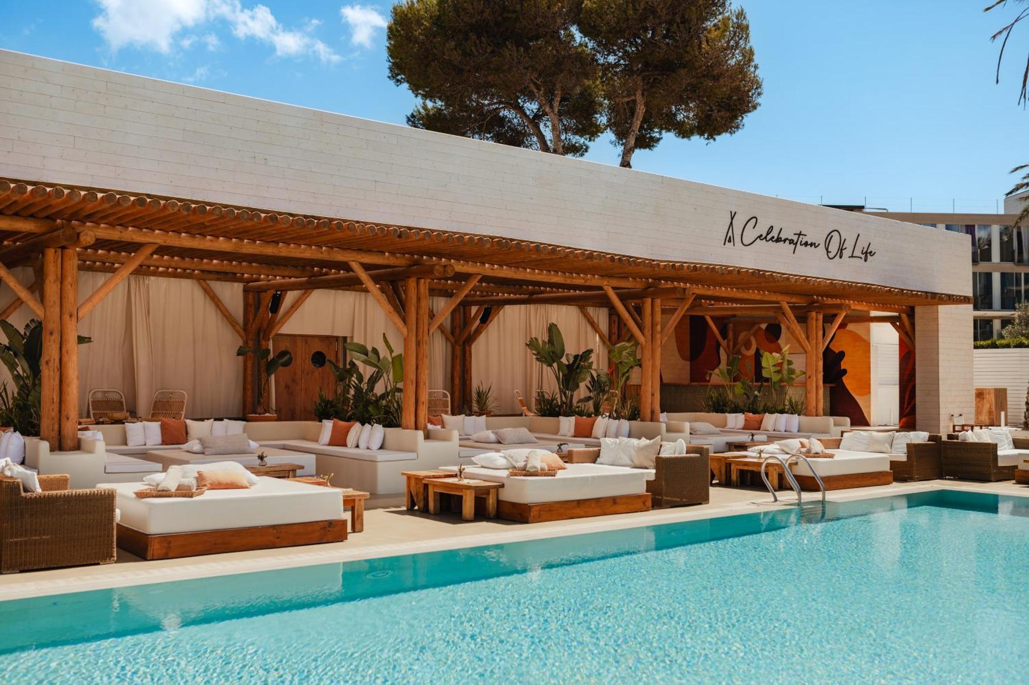 Me Ibiza - The Leading Hotels Of The World Santa Eularia des Riu Dış mekan fotoğraf
